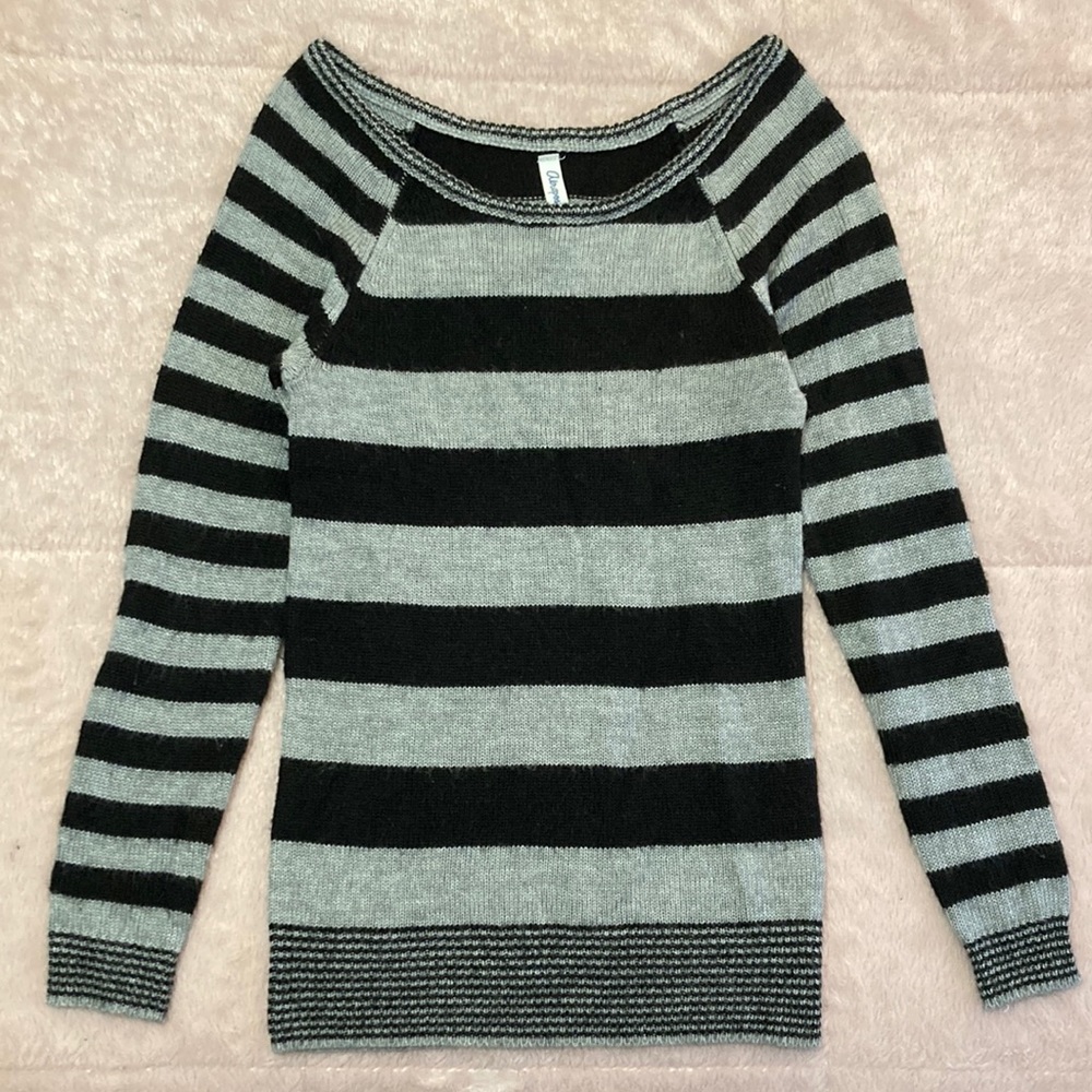 AÉROPOSTALE Gray & Black Striped Sweater, Sz S